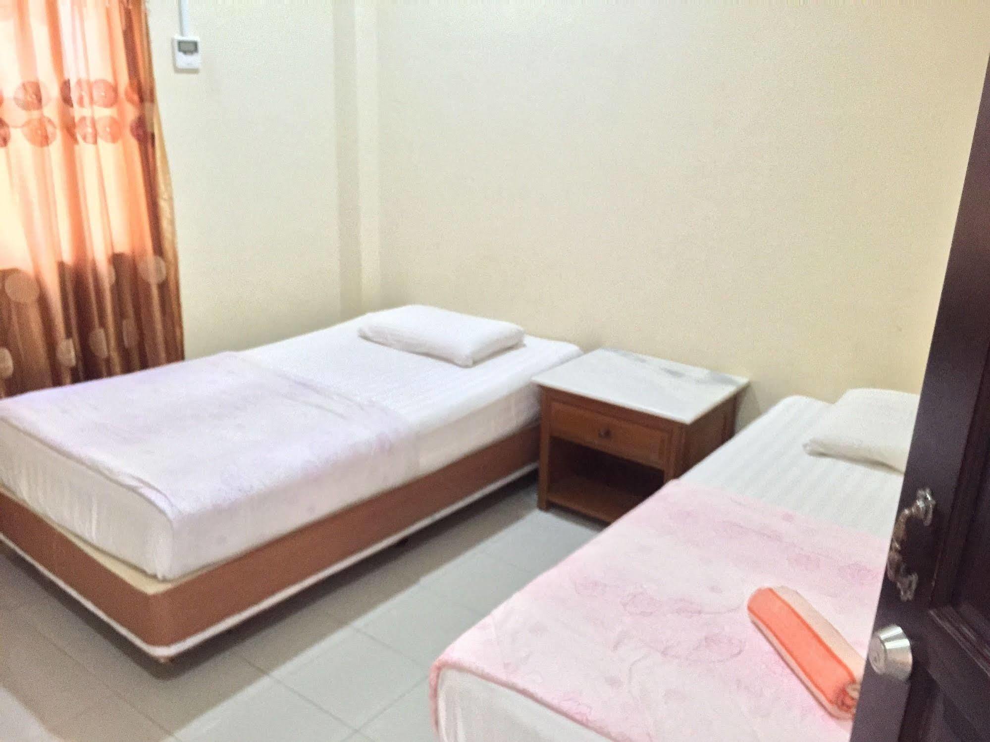 Adina Drive In Motel Langkawi Exteriör bild